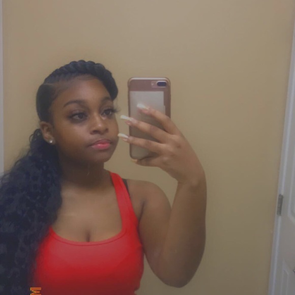 Meet your Posher, Shae - Picture 1 of 1
